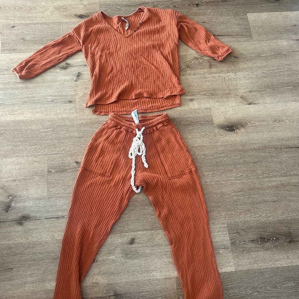 Free people beach set. Like new!